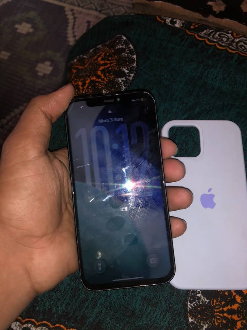 Apple iPhone 12 3