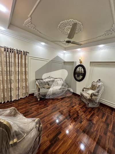 Prime Location Flat For Grabs In 950 Square Feet Karachi