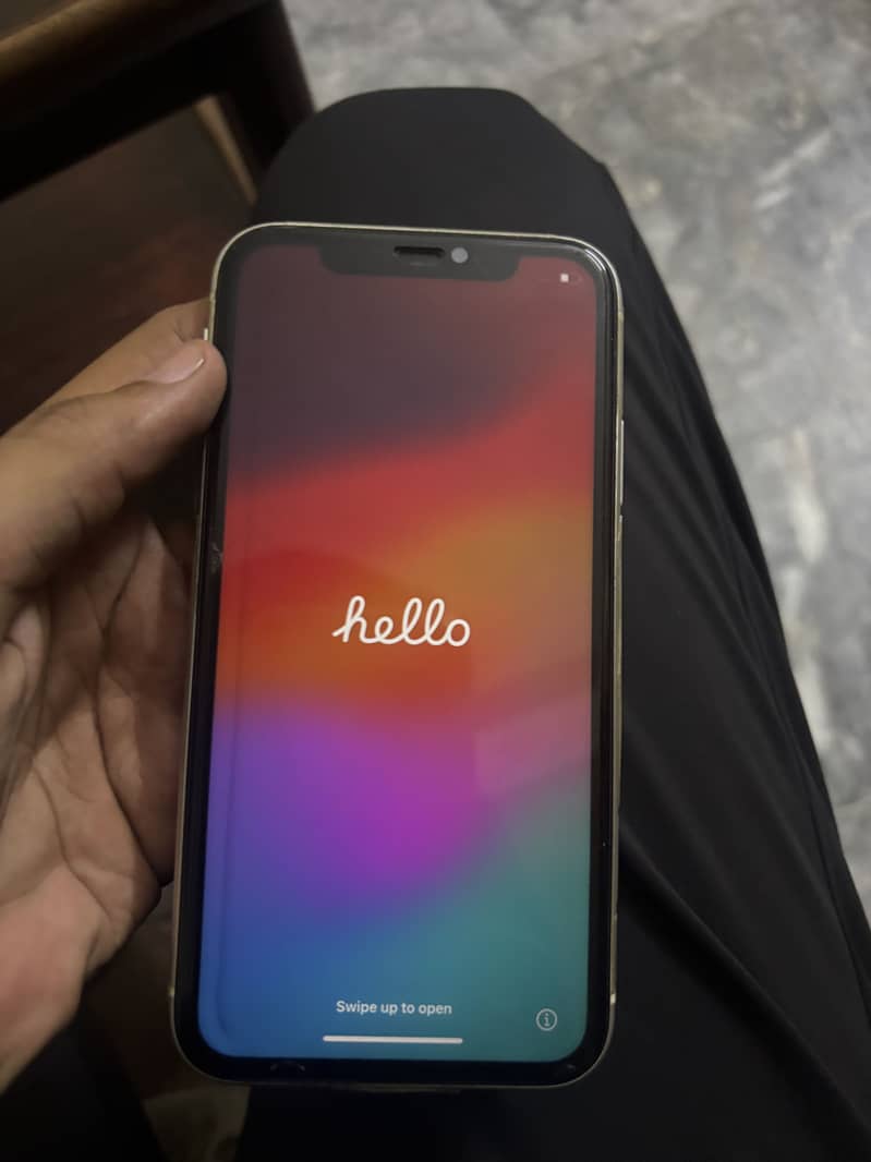 Apple iPhone 11 4