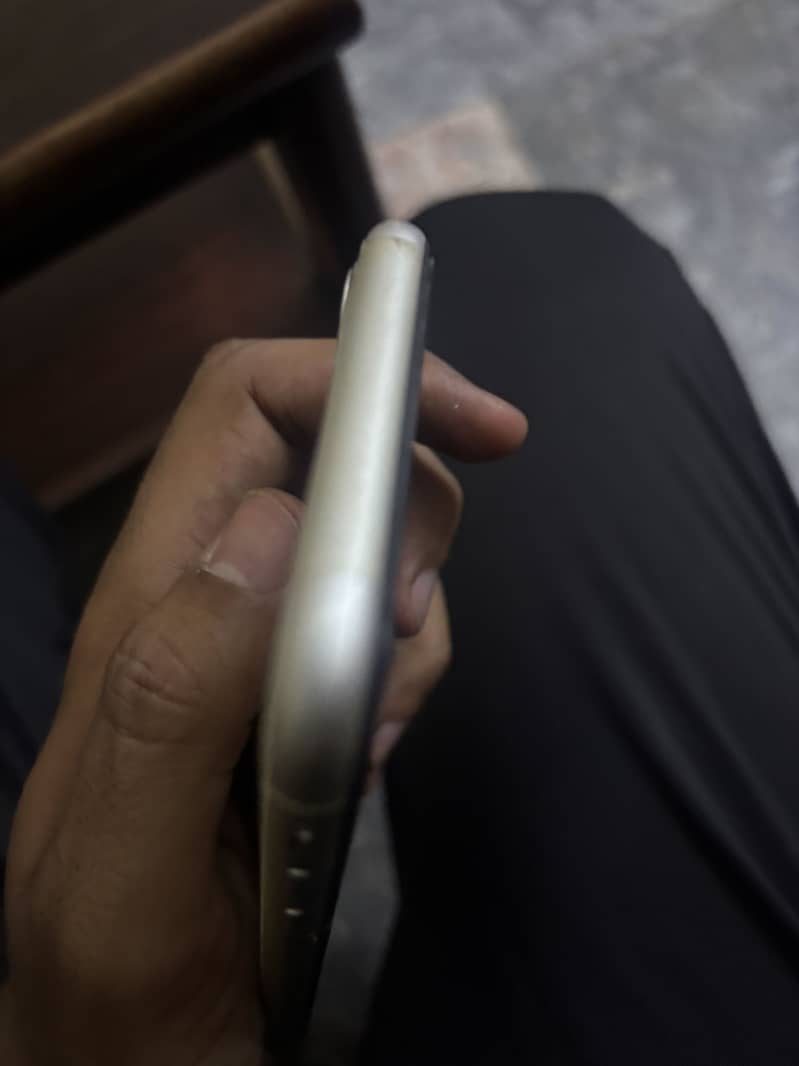 Apple iPhone 11 6