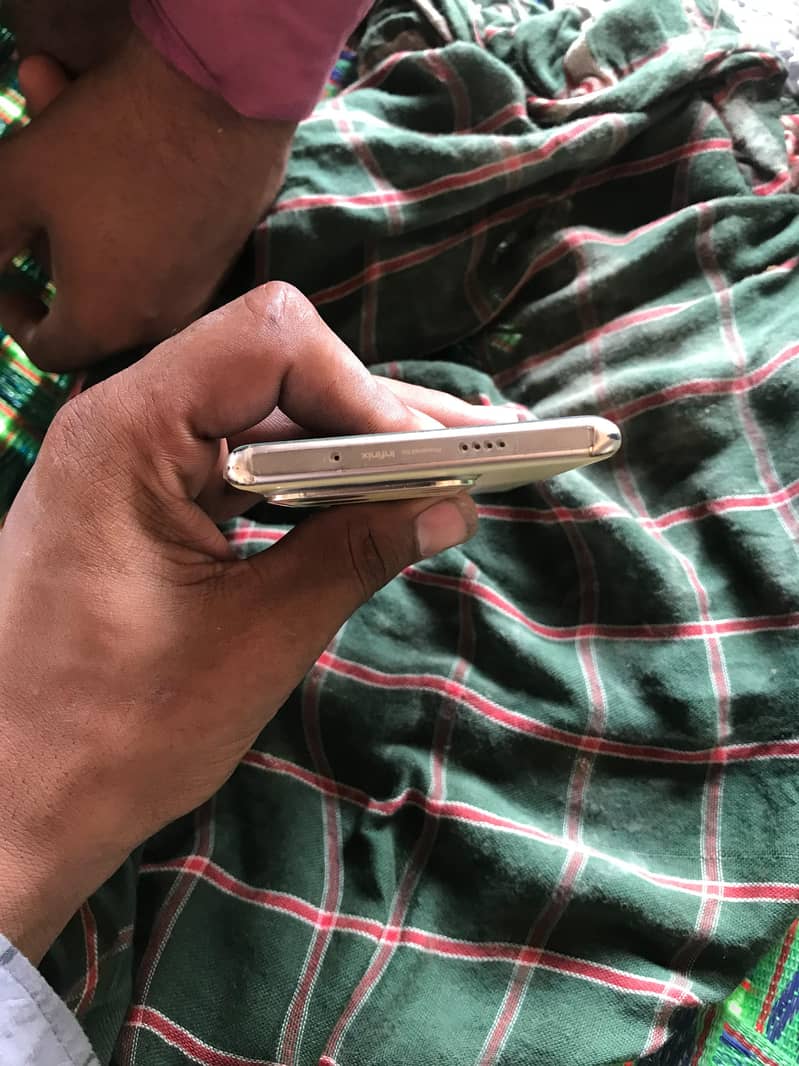 Infinix Zero 30 3