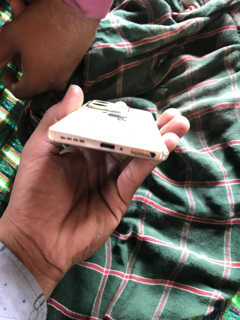 Infinix Zero 30 4