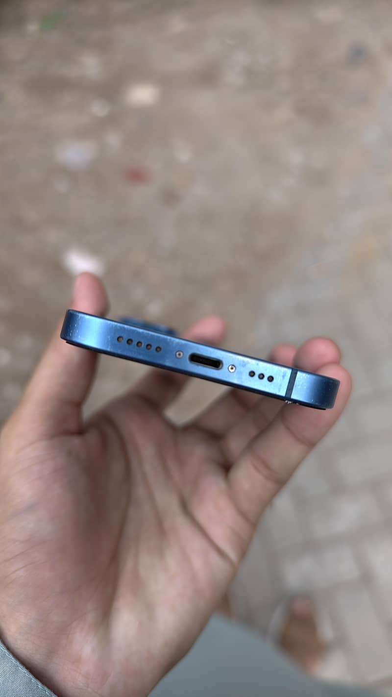 Apple iPhone 13 1