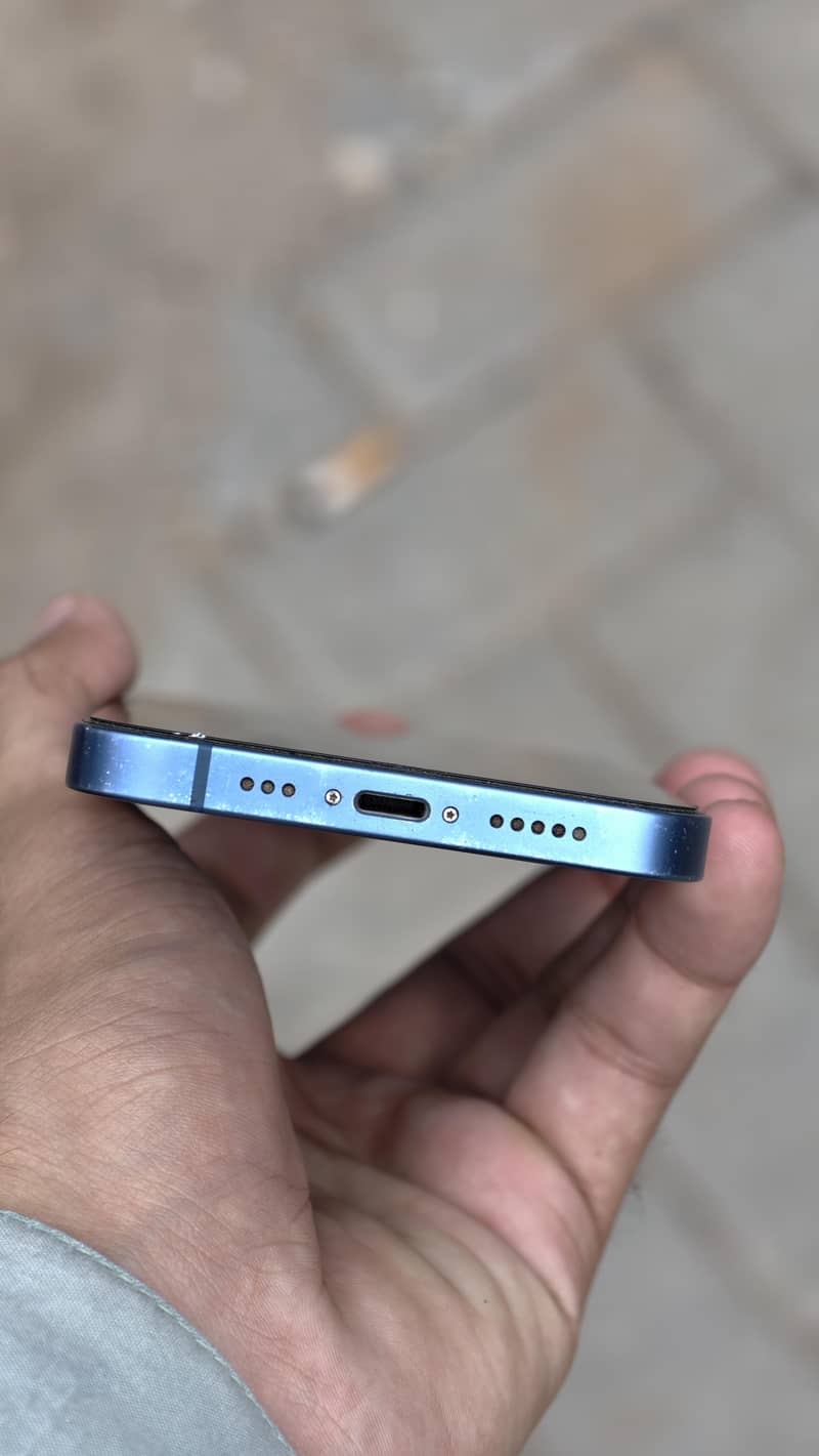 Apple iPhone 13 3