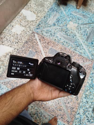 Canon 700D dslr camera touch screen display 03025271768 nikon