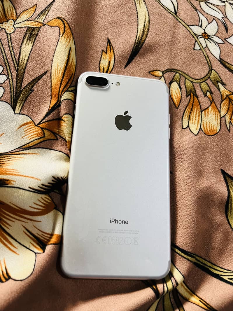 Apple iPhone 7 Plus 1