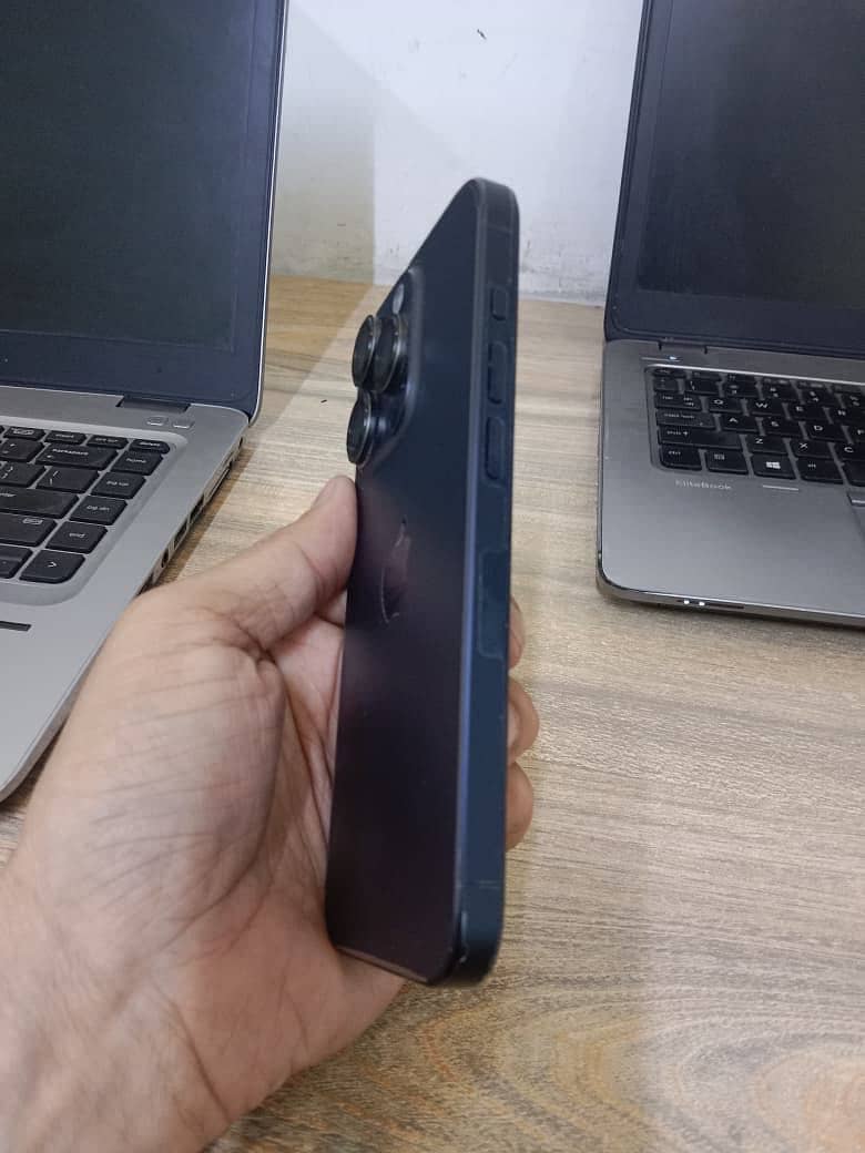 Apple iPhone 15 Pro 2