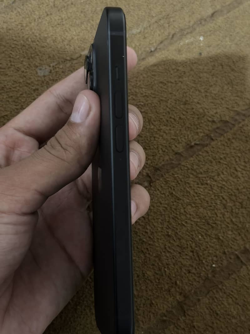 Apple iPhone 15 2