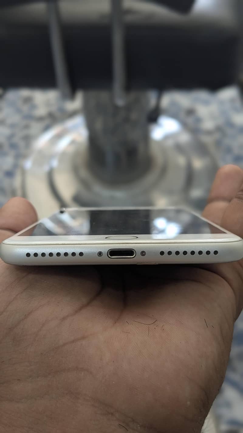Apple iPhone 7 Plus 2