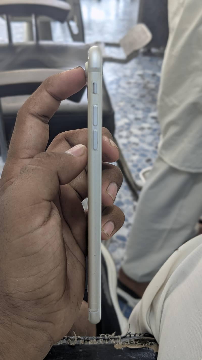 Apple iPhone 7 Plus 5