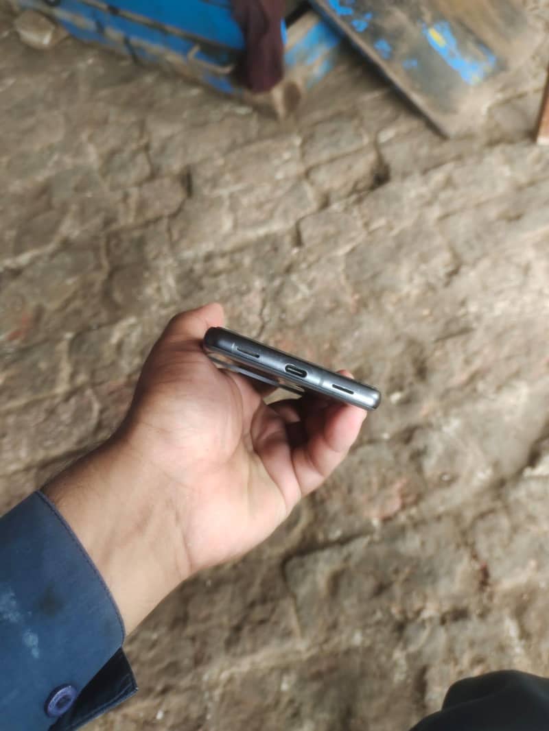 Google Pixel 7a 2