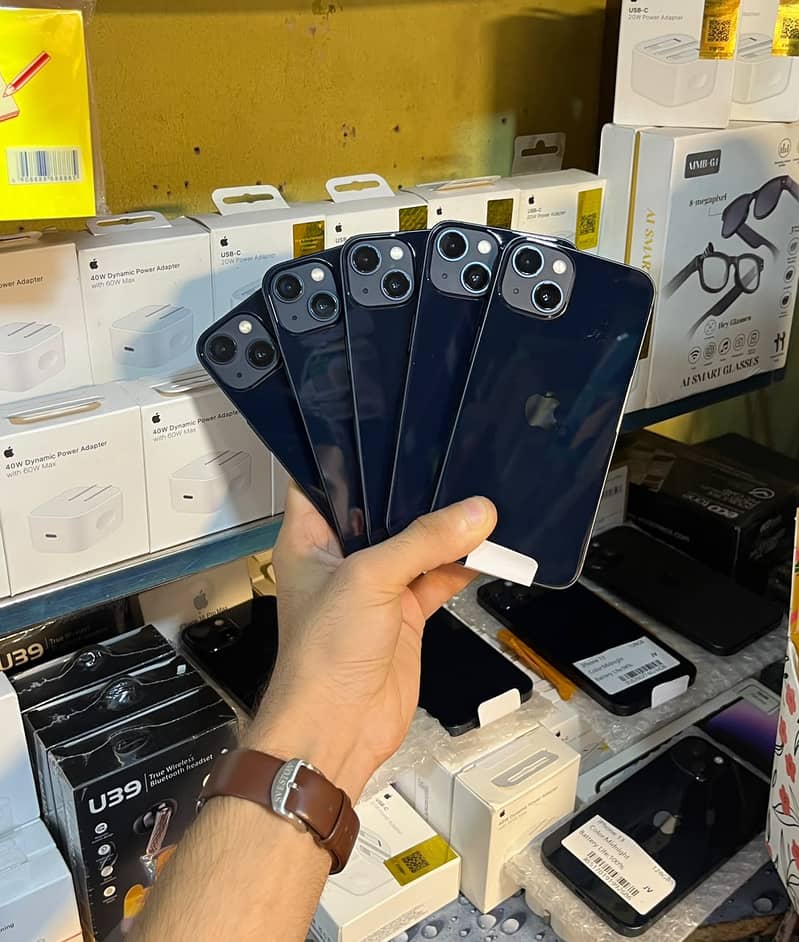 Apple iPhone 13 0