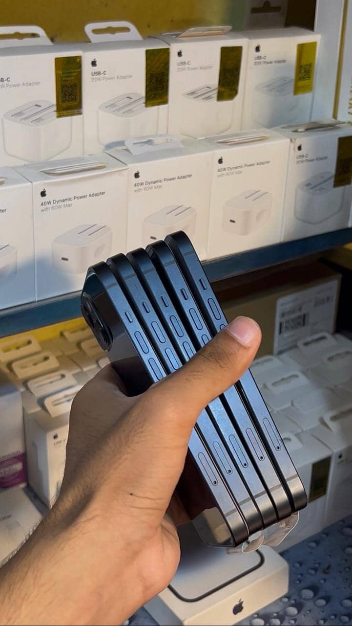 Apple iPhone 13 1