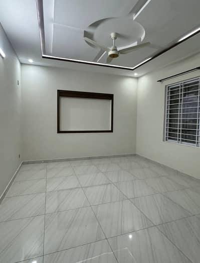 12 Marla Ground Portion Available For Rent In Media Town