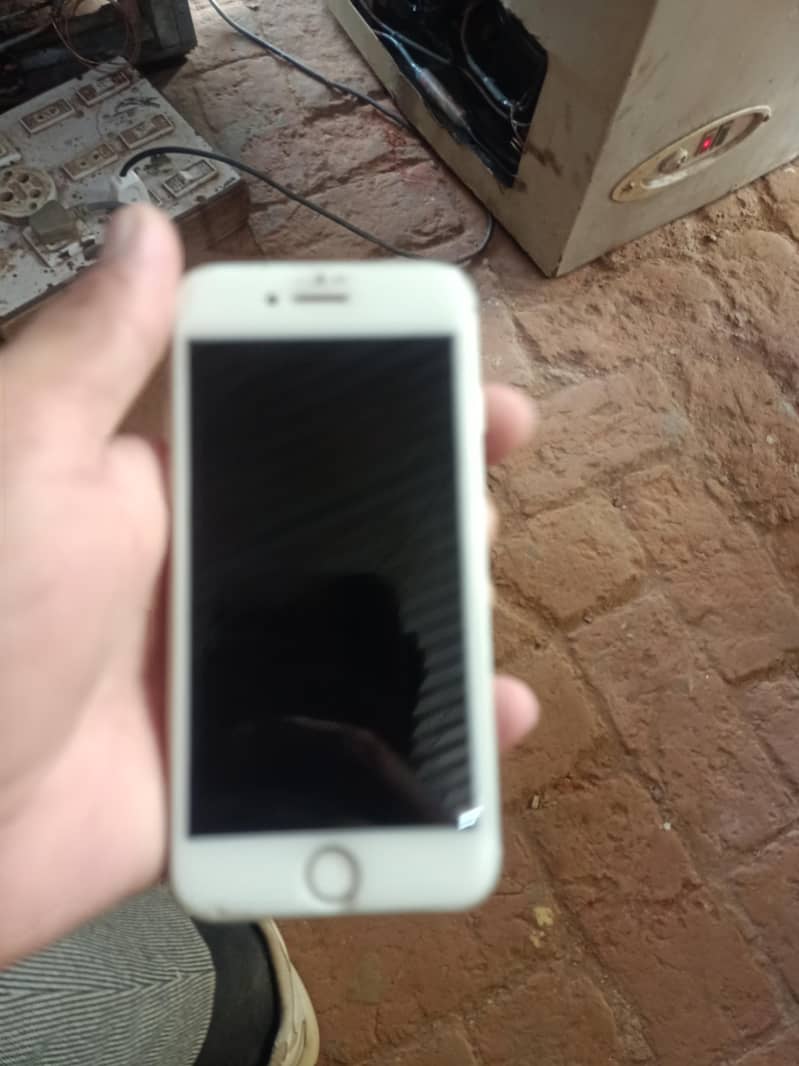 Apple iPhone 7 1