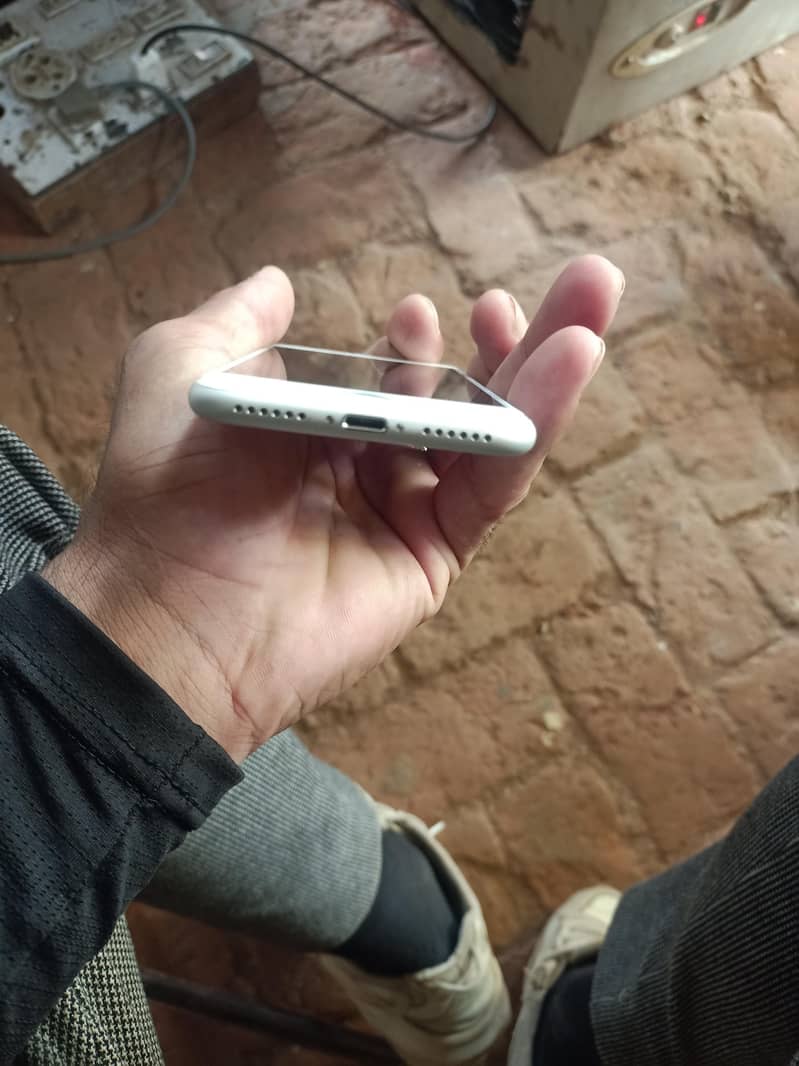 Apple iPhone 7 5