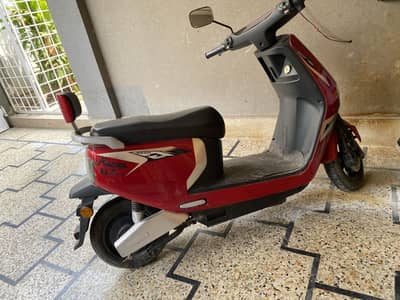 Electric scooty