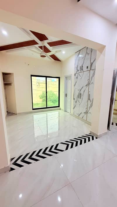 5 marla barnd new uper portion for rent jubilee town
