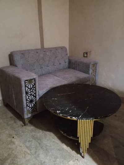 2 seater soffas with table