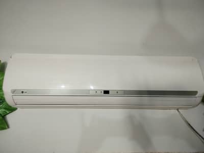 LG split AC 1.5 Ton in Excellent condition