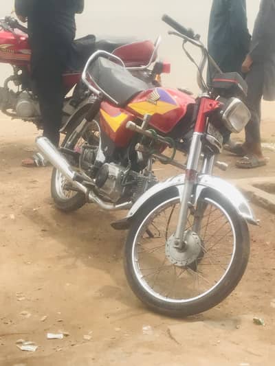 C70 bike 2004 model jis bhai na Lana hai rabta kary