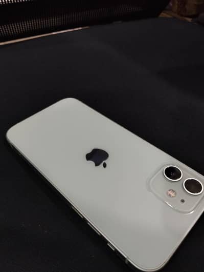 Apple iPhone 12