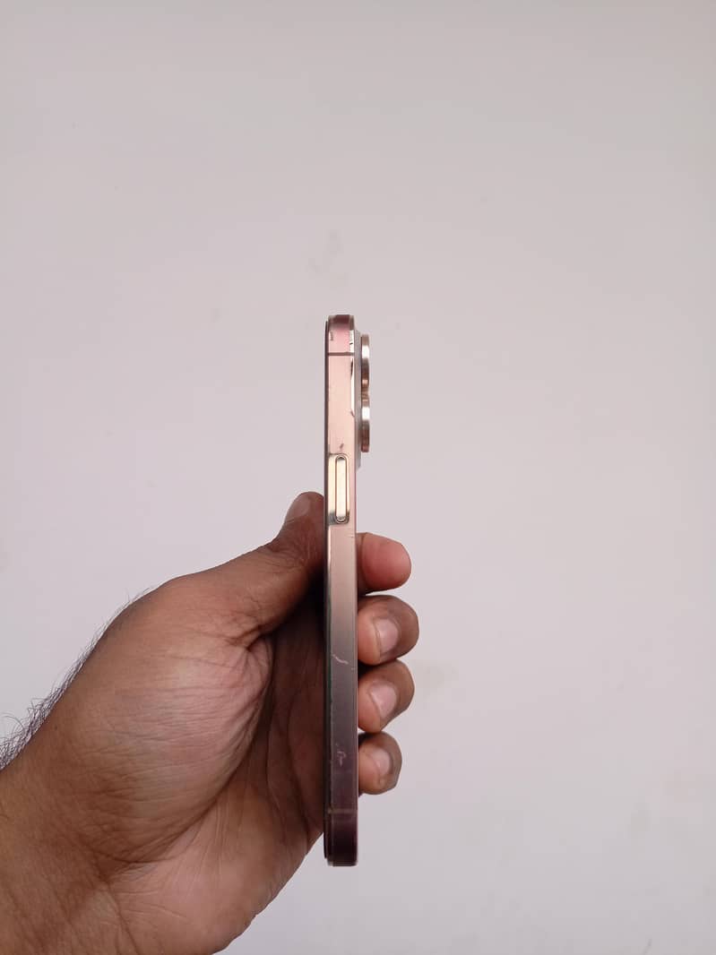 Apple iPhone 13 Pro 1