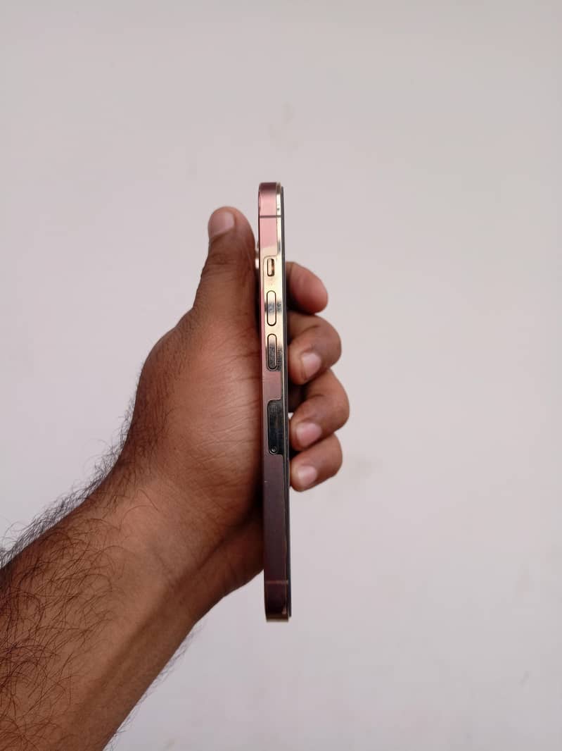 Apple iPhone 13 Pro 3