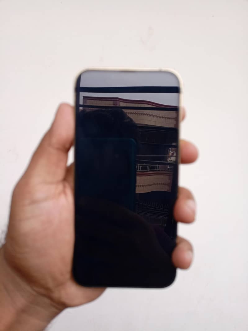 Apple iPhone 13 Pro 4