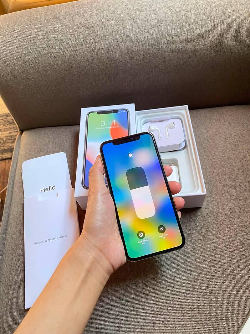 Apple iPhone X 4