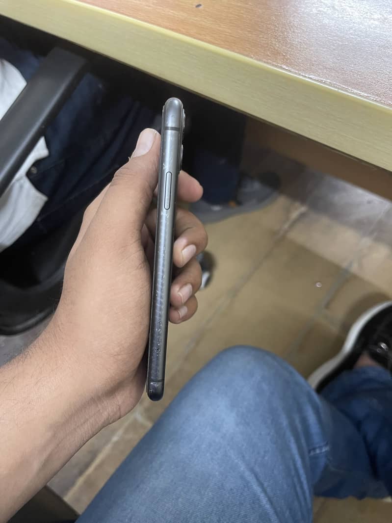 Apple iPhone 11 6
