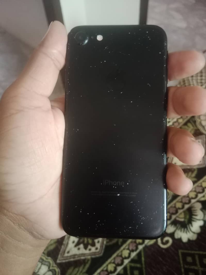 Apple iPhone 7 0