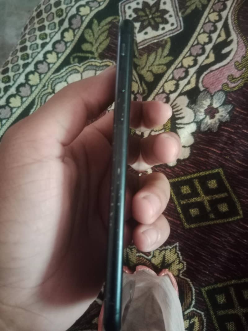 Apple iPhone 7 3