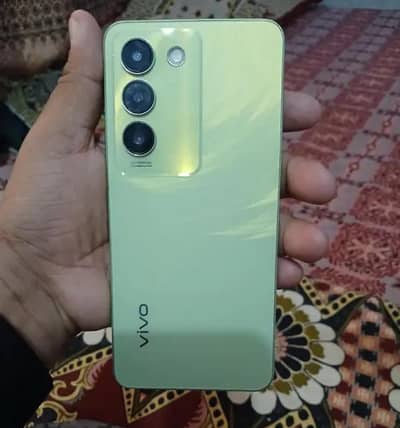 vivo y100