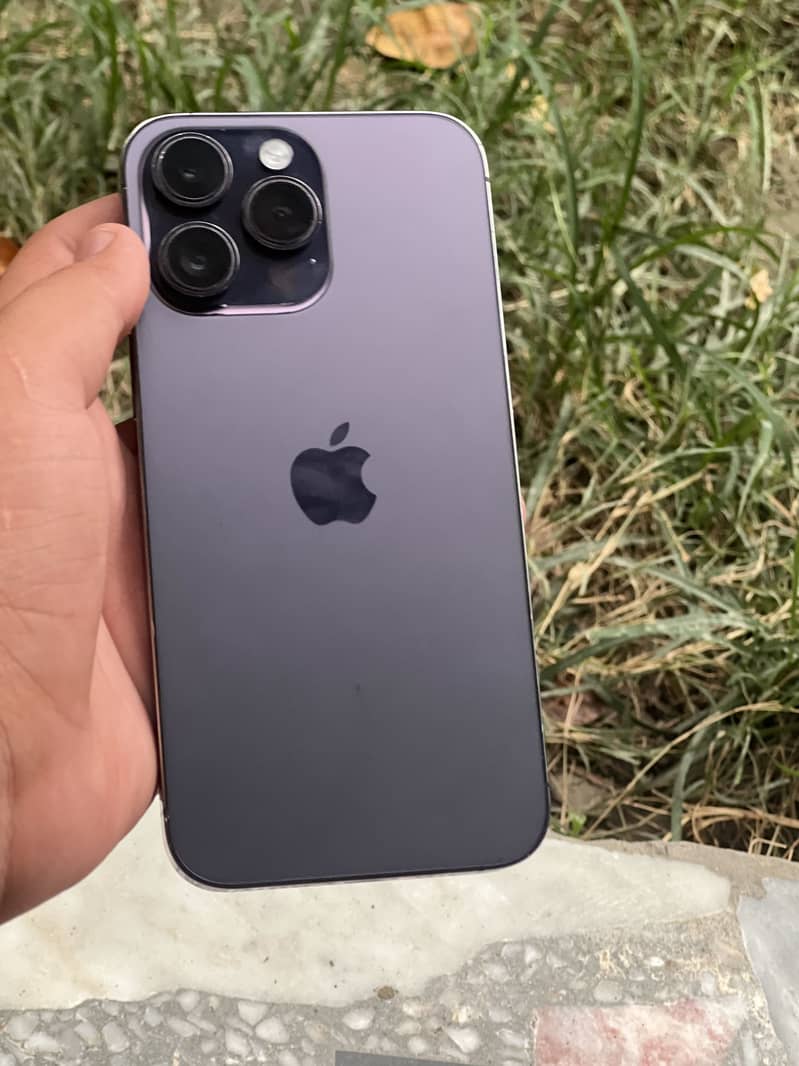 Apple iPhone 14 Pro Max 1