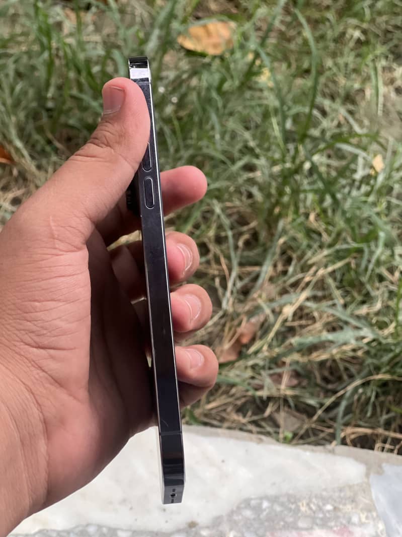 Apple iPhone 14 Pro Max 4
