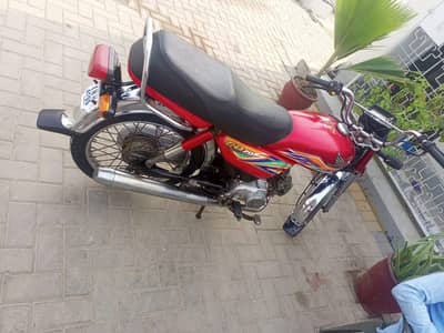 Honda 70 cc bike urgent sale me call WhatsApp no 032,412,950,41 h