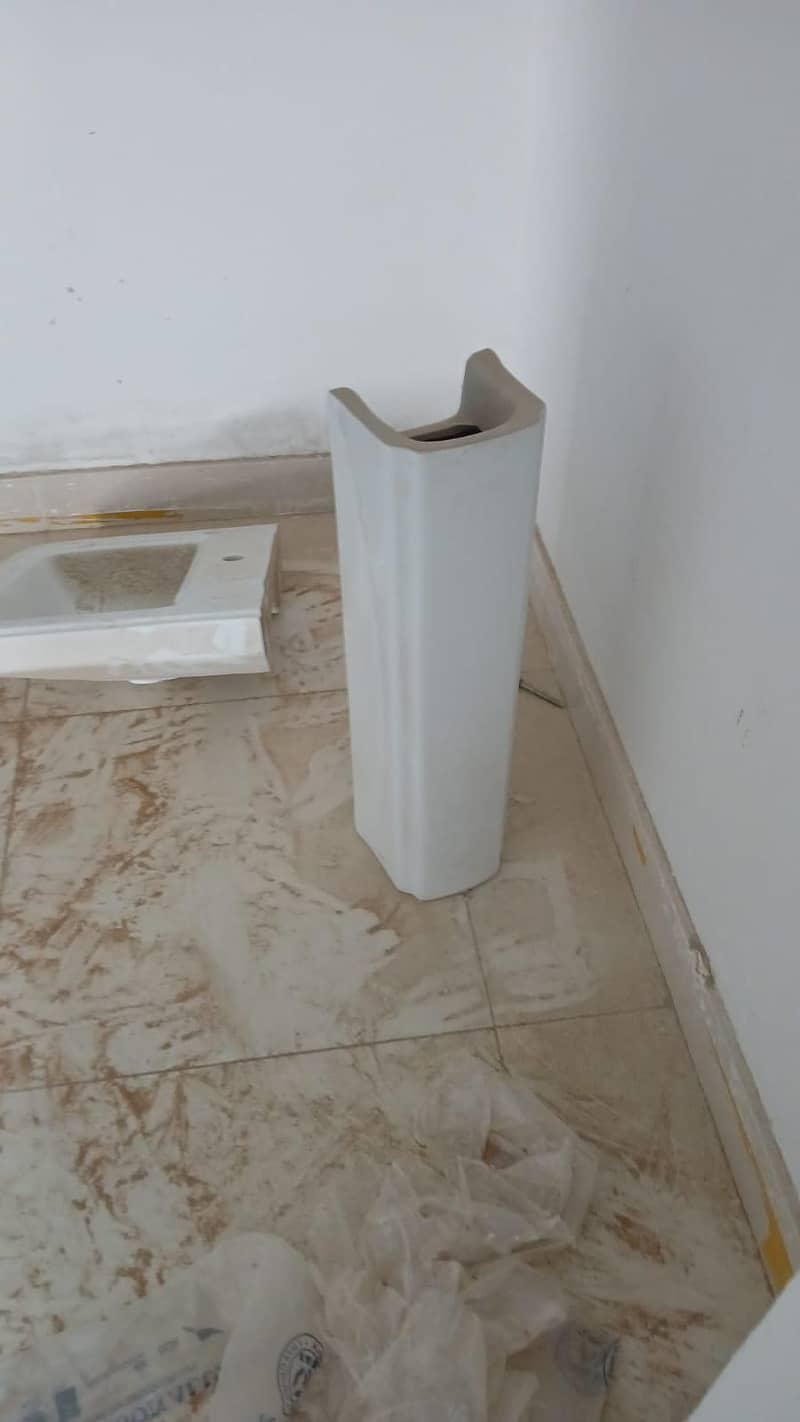 Wash basin plus commode 0