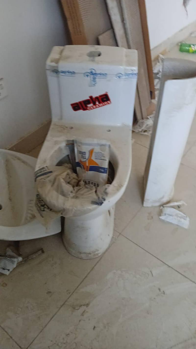 Wash basin plus commode 5