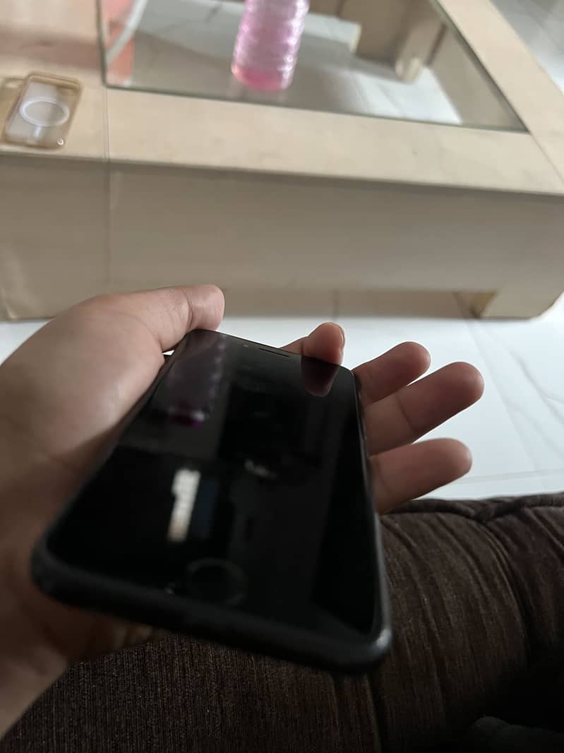 Apple iPhone 7 1