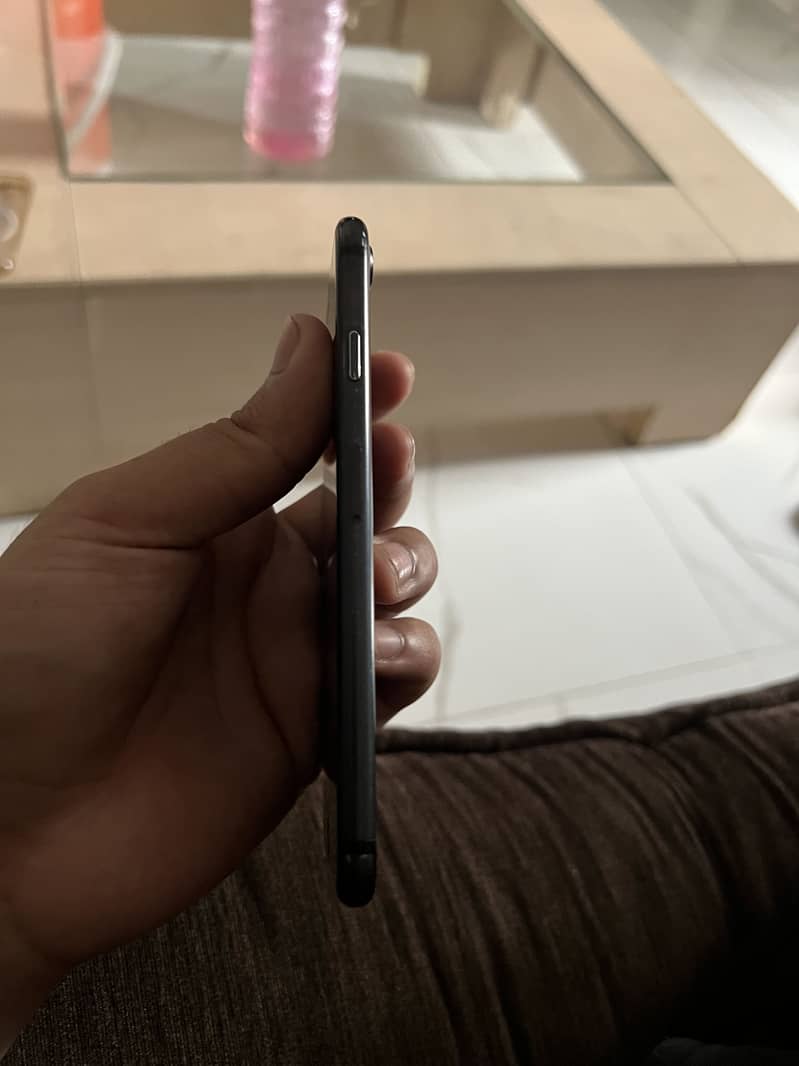 Apple iPhone 7 2