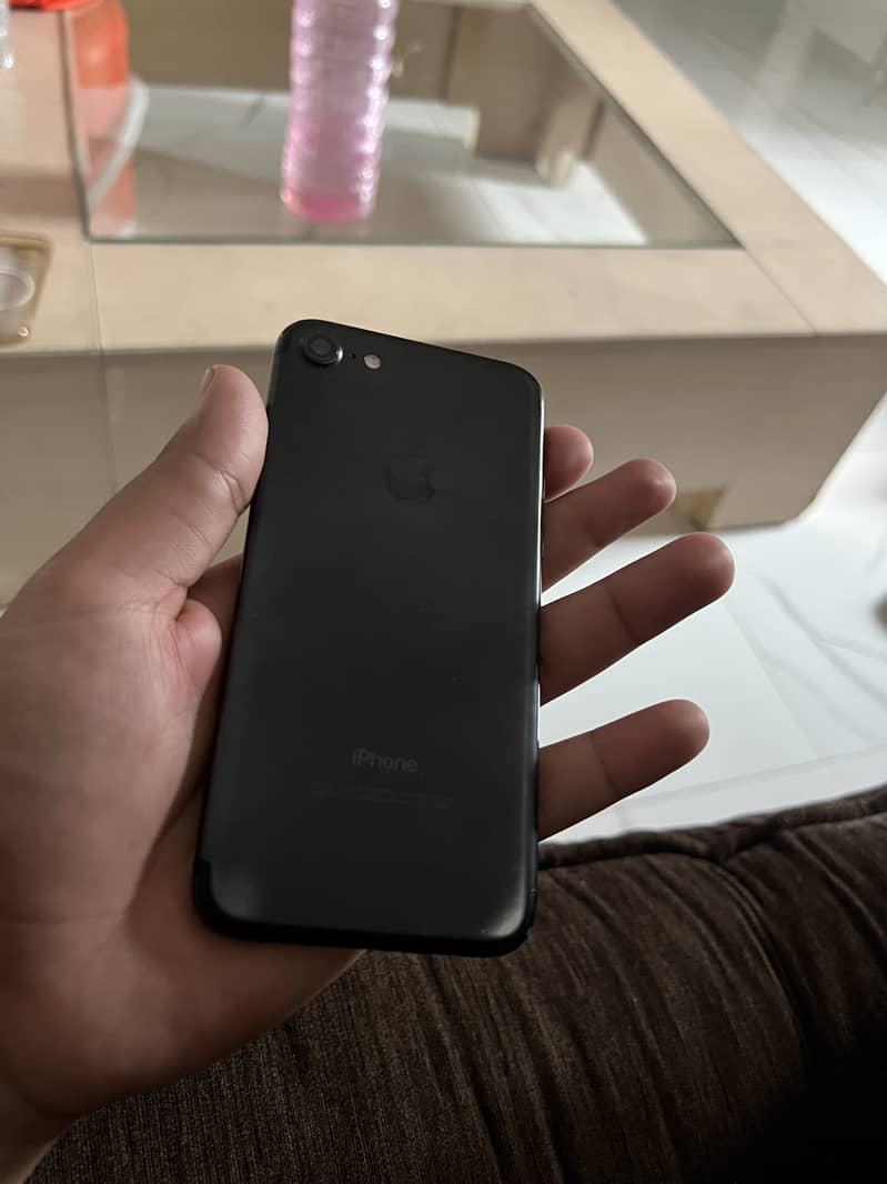 Apple iPhone 7 3