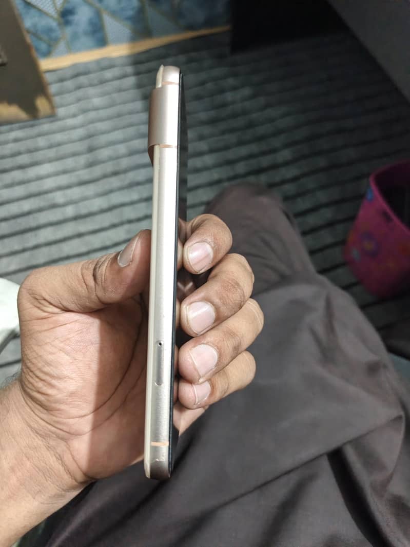 Google Pixel 8 3