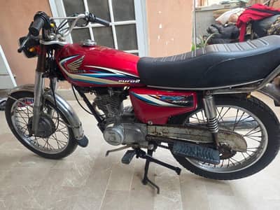 Honda CG 125 model 2015 selling on urgent basis