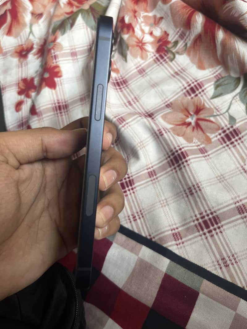 Apple iPhone 12 1
