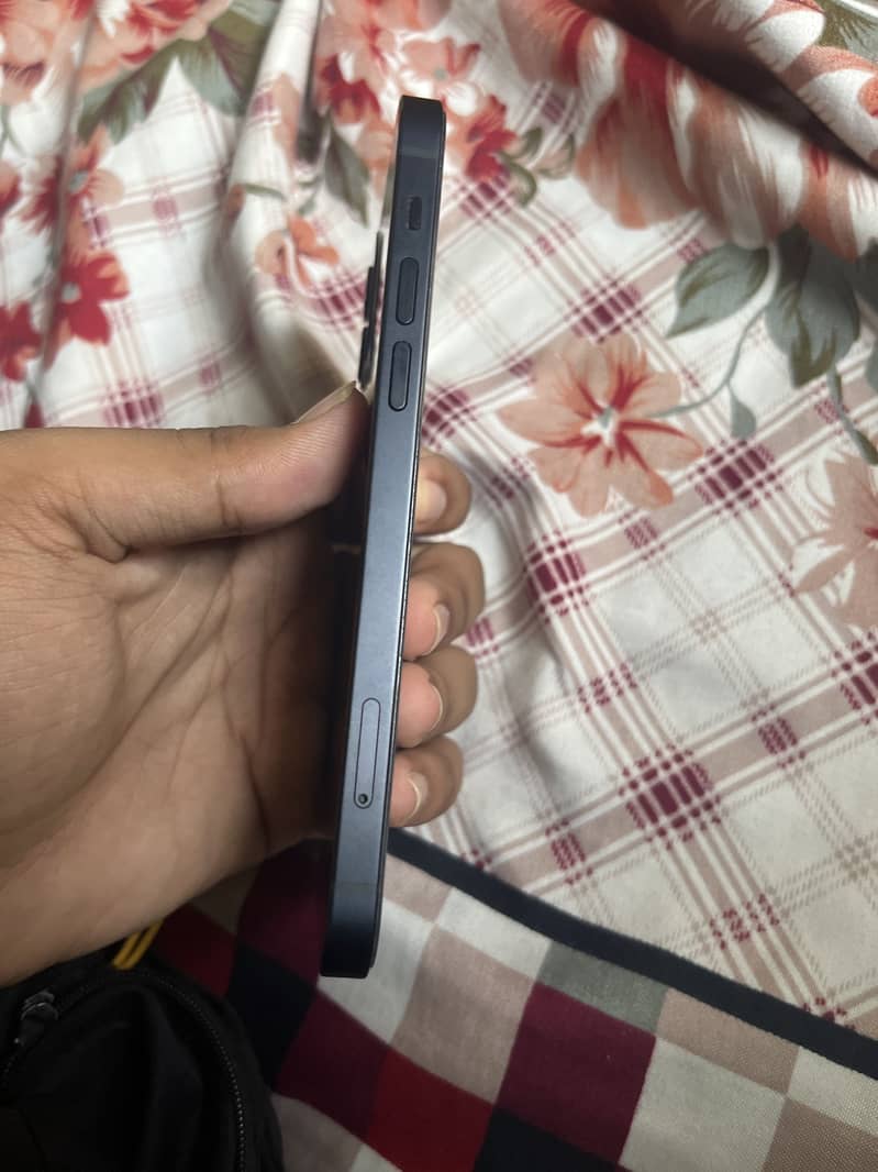 Apple iPhone 12 2