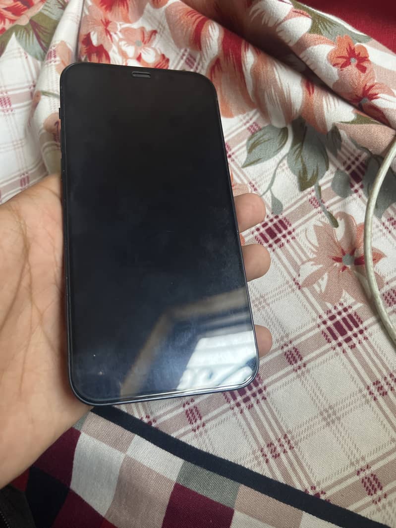 Apple iPhone 12 3