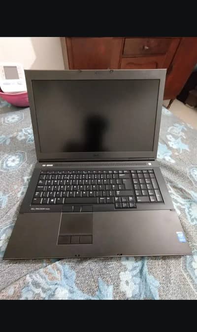 Dell precision M6800 | core i7 4800MQ | 8gb 512gb | 2gb graphics card
