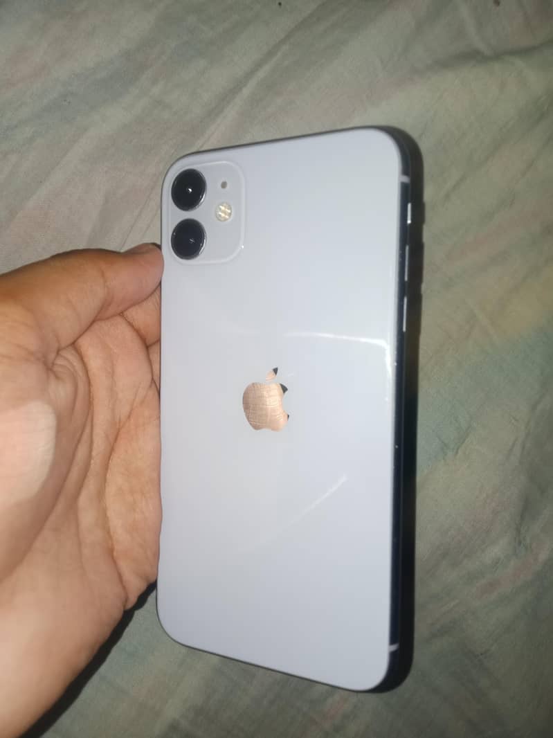 Apple iPhone 11 4