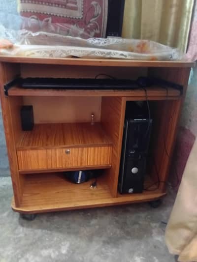 Computer table